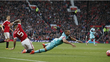 Man Utd - West Ham: VAR misread penalty