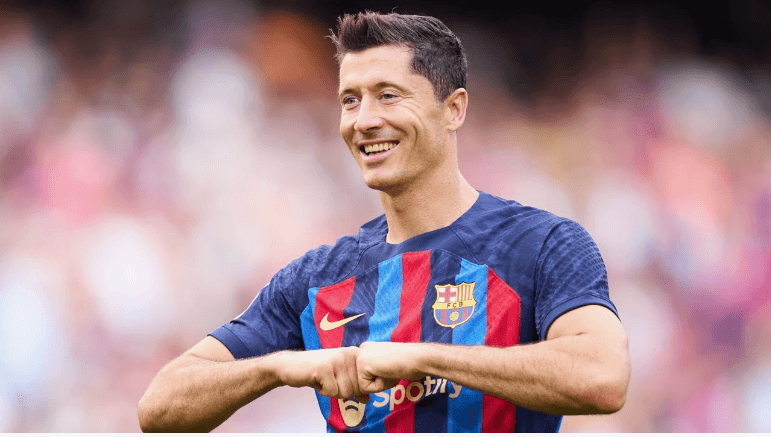 Robert Lewandowski's Double Fires Barcelona to Dominant Victory Over Red Star